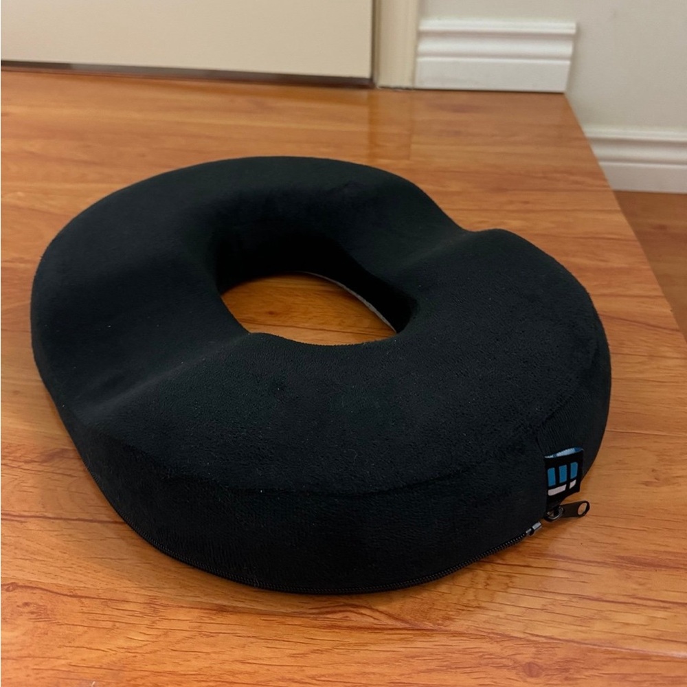 Donut Pillow for Tailbone Pain Relief and Hemorrhoid